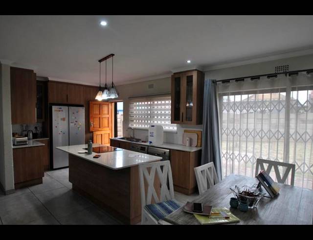 4 BEDROOM HOUSE FOR SALE IN LEONDALE